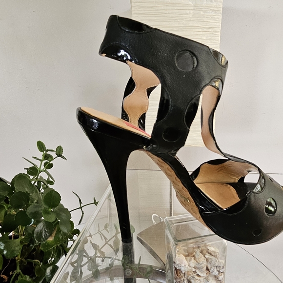 Betsey Johnson Size 8 1/2 M Black Polka Dot 5 inch Stilettos - Picture 3 of 6
